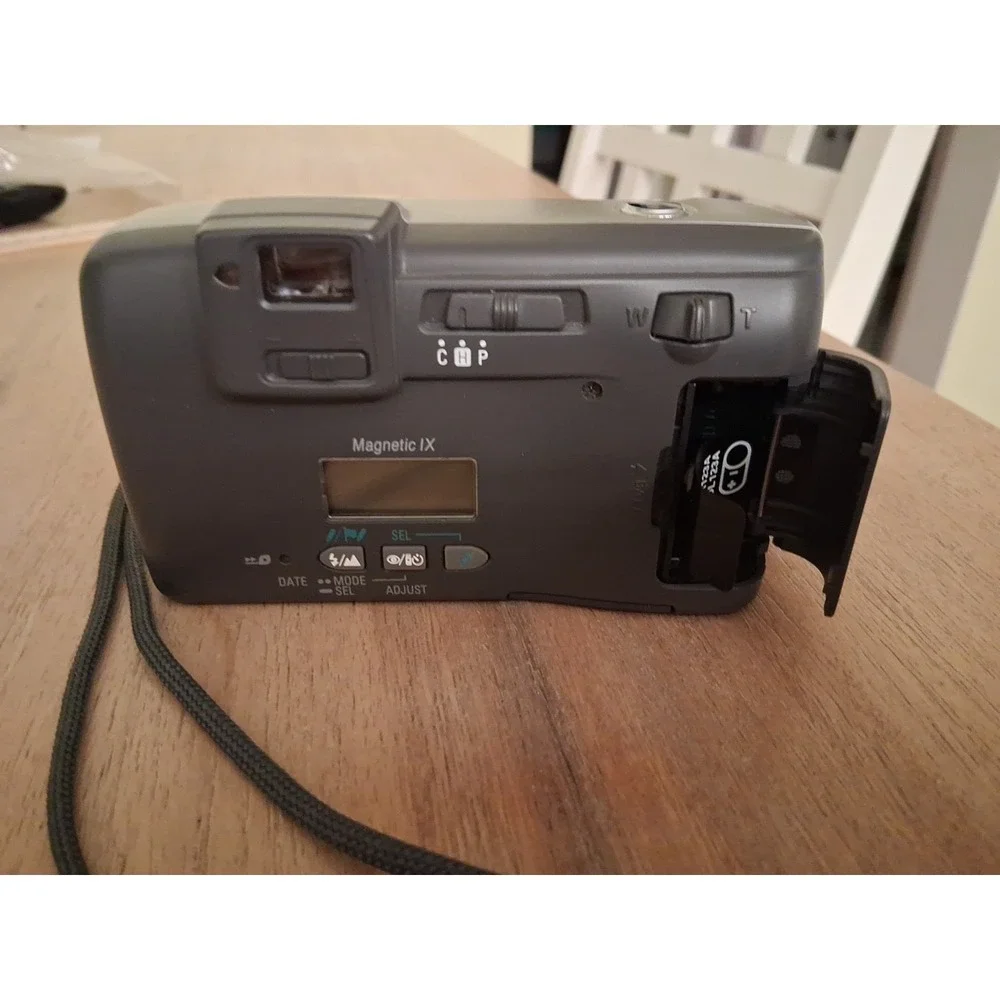 Nikon Nuvis 110i Point and Shoot APS 35mm Camera (TESTED) Need Battery